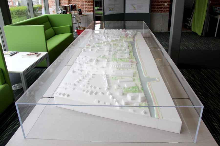 Boite vitrine / coiffe en plexi