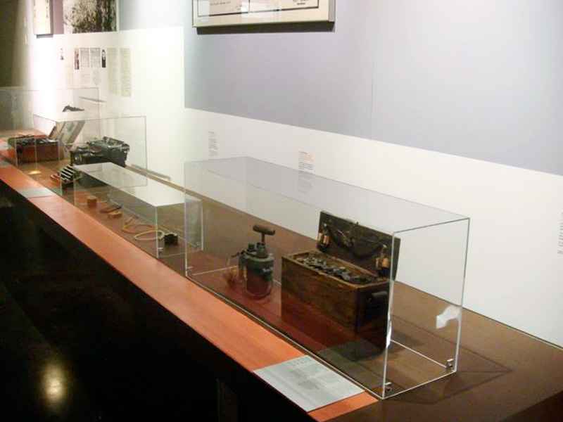 vitrinedoos - stolp in plexi