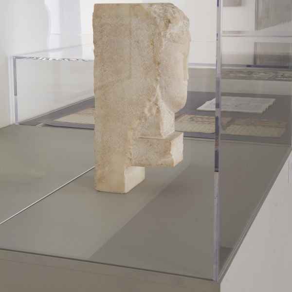 vitrinedoos - stolp in plexi