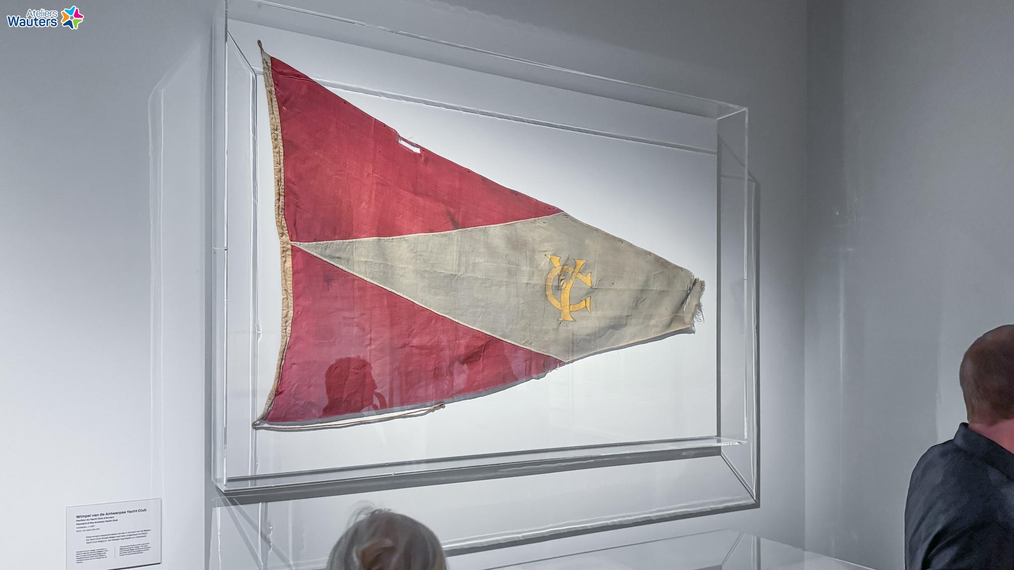 Vitrinedozen - stolpen in plexi